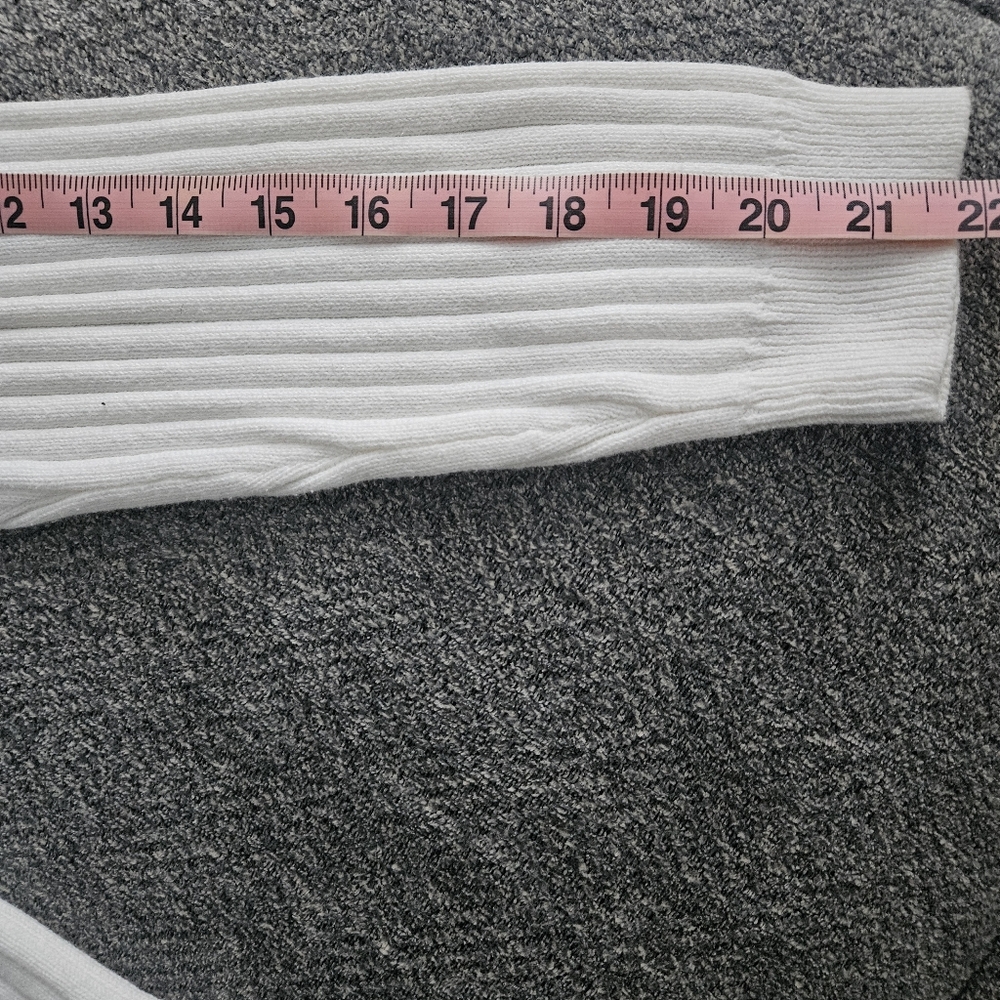 Cotton Cable Knit V-Neck Sweater - Picture 7 of 7